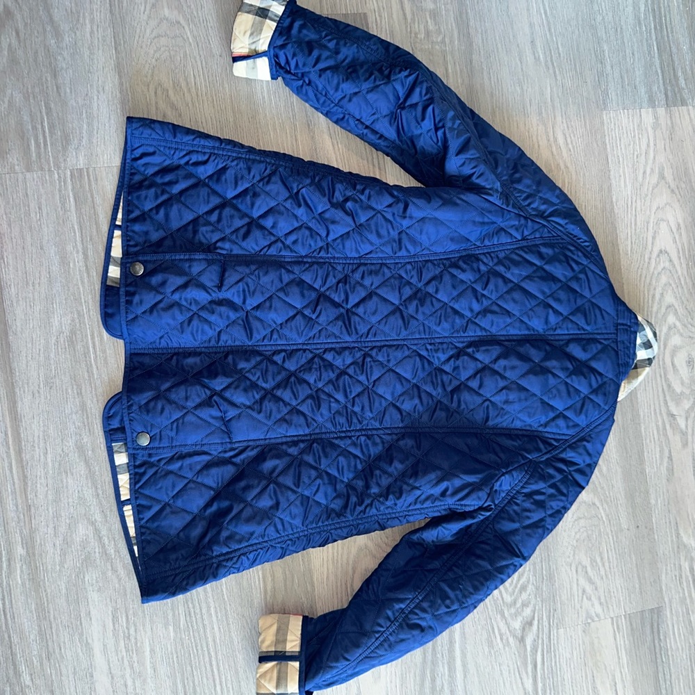 Burberry Quilted Navy Blue Jacket with Signature Check Trim - Picture 5 of 6